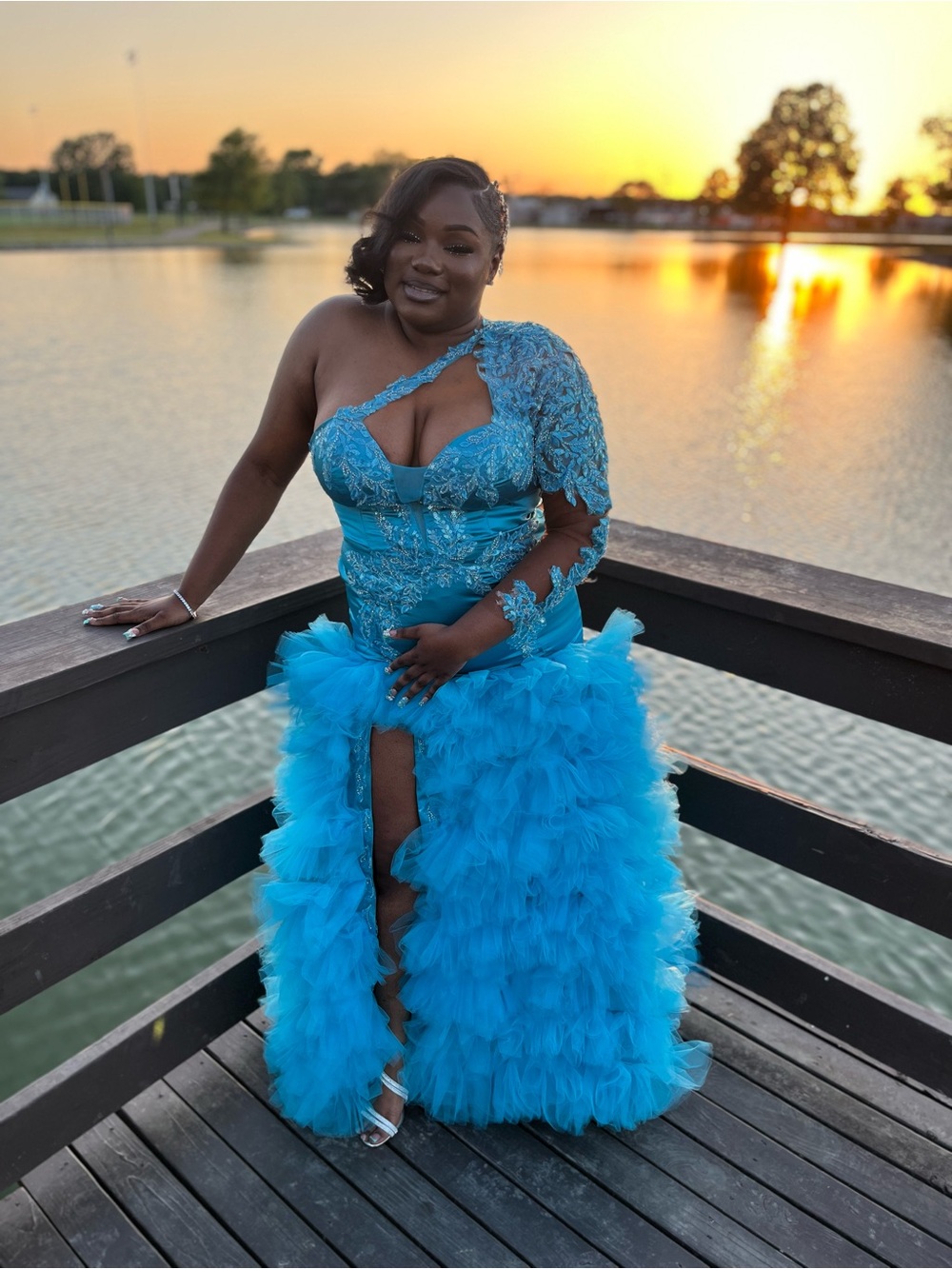 Elegant Turquoise One-Shoulder Ruffled Prom Dress - Picture 4 of 5